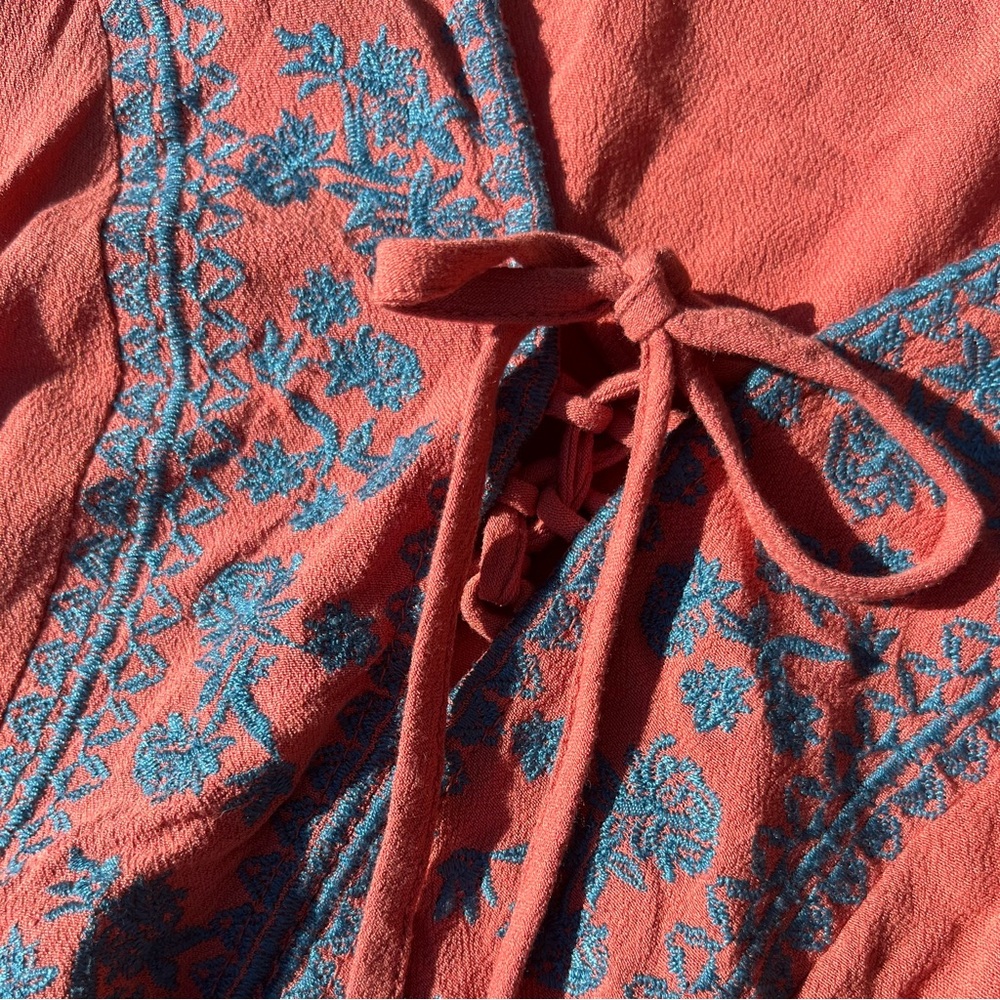 TORRID Babydoll Rayon Crepe Embroidered Lace-Up Top Sz 0 Large Airy Boho Comfy - Picture 9 of 11